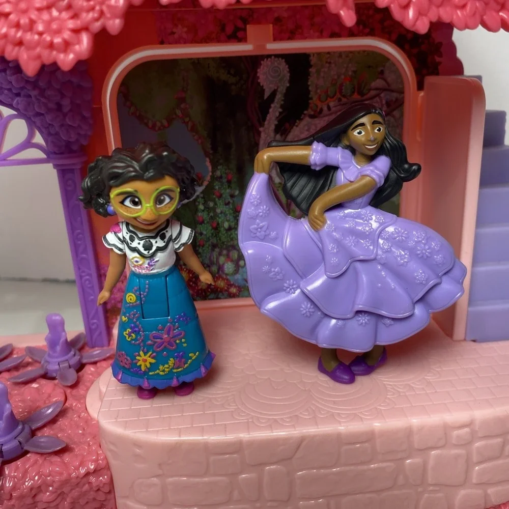 Disney Encanto Isabela's Garden Room Playset only Accessories Shown Come With‎